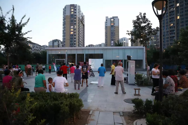 百場(chǎng)電影進(jìn)社區