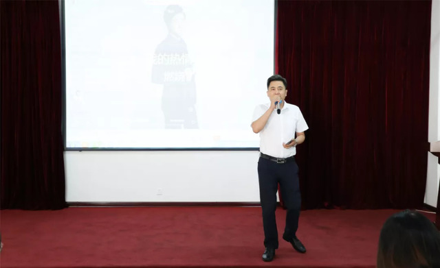 乾港集團8月員工生日會(huì ) 乾港集團8月員工生日會(huì )