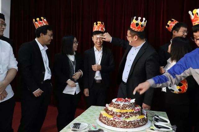 乾港生日會(huì )