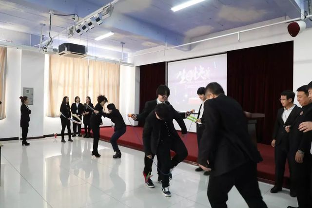 乾港生日會(huì ) 乾港生日會(huì )