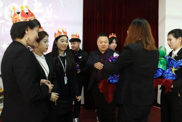 乾港生日會(huì ) 乾港生日會(huì )