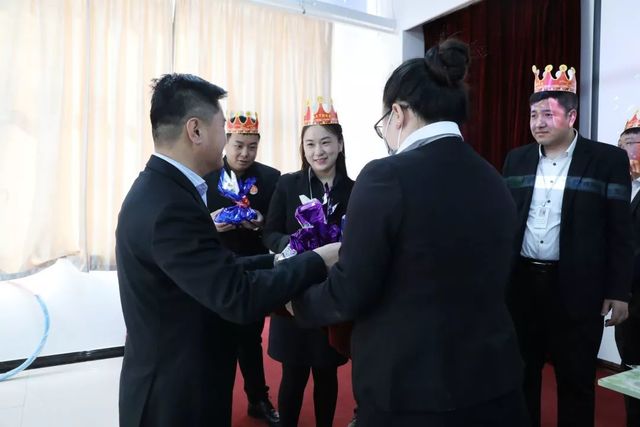 乾港生日會(huì ) 乾港生日會(huì )