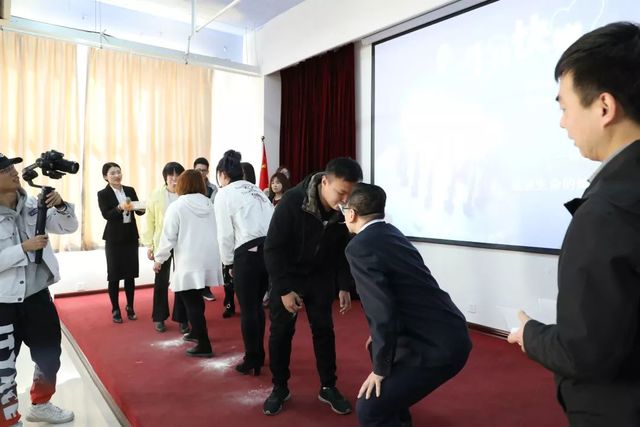 乾港生日會(huì )